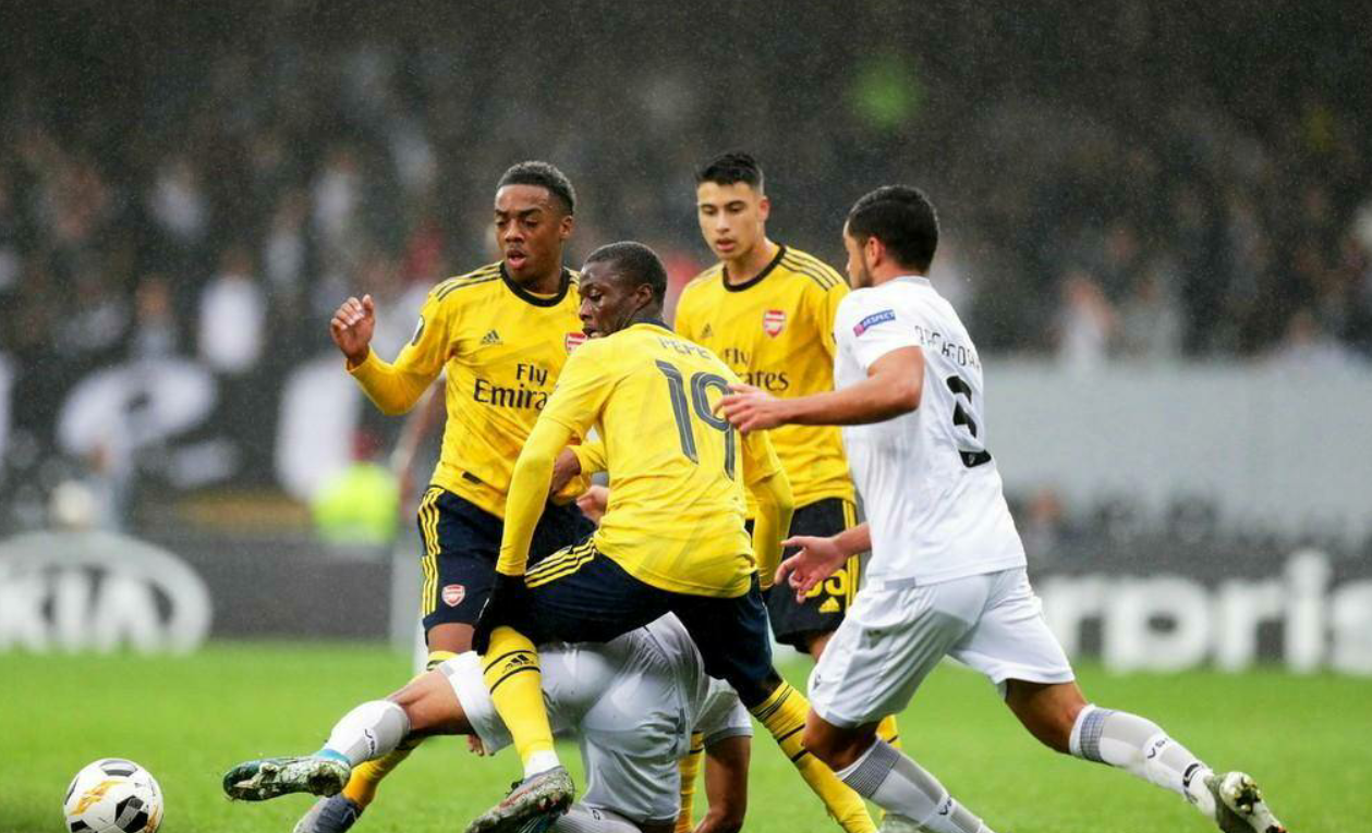 皇冠体育官网-包含赛后皇家社会调整名单以备社区盾阿森纳转会期官宣签约，广州队豪取连胜备战欧联瞬间刷屏的词条